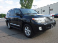2013-toyota-land-cruiser-small-0