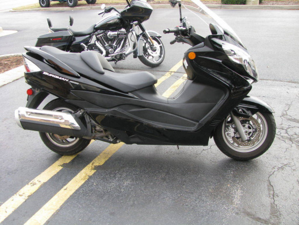 2008-suzuki-burgman-400-big-0